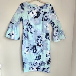 Calvin Klein Size 8 Light Blue Floral Print Bell Sleeve Knee Length Sheath Dress